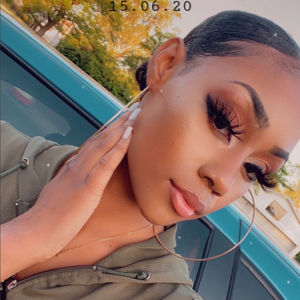 Meet your Posher, Annda